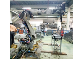 Robot Hàn Bấm